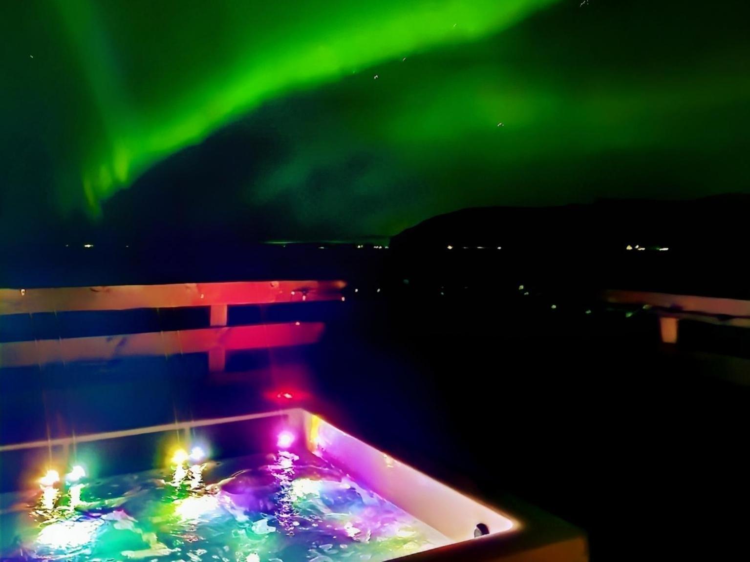 Green Farm Stay With Private Hot Tub Hvolsvöllur Exterior foto
